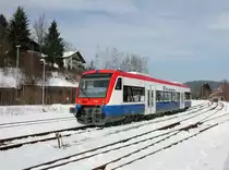 Der VT 65 bei einer Rangierfahrt am 11.02.2013 in Zwiesel.