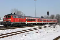 Die 218 462-0 jagt die RB von Buchloe nach M�nchen aus Kaufering am 04.03.2013