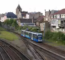 Die Saarbahn verbindet......Deutschland und Frankreich oder Saarbr�cken und Saargem�nd (Sarreguemines).

Triebwagen 1019 der Saarbahn kommt aus Saarbr�cken und f�hrt nach wenigen Metern in den Bahnhof von Saargem�nd ein. Von links kommt die Strecke aus B�ning-Les-Saint-Avold.

(KBS 684) 15.09.2011