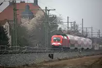 Immer noch auf  den Fernbahngleisen  unterwegs, die S1 Richtung Sch�na am 10.03.2013 gegen 10:35 Uhr.  182 020 ist die Zuglok.