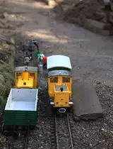 Auch an anderer Stelle kann man die Bauma�nahmen erkennen, die gesamten Gleisanlagen neben dem Teich sind abgebaut.
10.03.2013 10:16 Uhr.