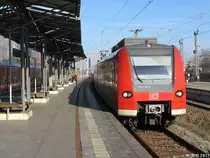 425 778-8 der S-Bahn Hannover (S4) erh�lt Einfahrt in Bf Hannover Messe/Laatzen am 06.03.2013 (Sonderfahrplan zur CeBIT 2013)