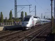 Ein TGV bei der Durchfahrt Neustadt/W.-B�big am 03.10.2011.