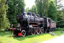 Am kroatischen Bahnhof Sisak hat man diese 1 C 1 Schlepptenderlok
Nr. 22 101 als Denkmal aufgestellt. Am 19.5.2011 bedurfte die Lok 
dringend einer Aufarbeitung und machte schon einen recht desolaten 
Eindruck.