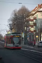 Halle Reileck Bild 5: TW 500 als Linie  12  untewegs Richtung Vogelweide, einer Stra�e im S�den von Halle, am 15.03.2013  16:55 Uhr.
TW 500 ist ein typisches D�WAG Fahrzeug mit  einer  Besonderheit: TW 500 hat  Auslandserfahrung   es war 1993 probeweise auf der Kirnitzschtalbahn im Einsatz ! 
Ein Fragezeichen muss der Fotograf aber setzen, ihm ist nicht bekannt ob es sich im den selben TW 500 handelt, oder ob die Nummer neu vergeben wurde. 