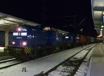 204 016 und 204 022 standen am 15.03.13 mit einem Containerzug in Plauen/V. oberer Bahnhof.