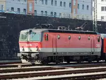 1144 009-8 wartet in Passau-Hbf auf den n�chsten Einsatz; 130316