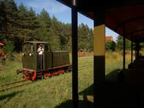 Die Lok setzt an der Endhaltestelle Paprotsch (Paproc) zur anderen Seite um.