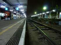 Der Bahnhof von Butterworth am 25.04.2011. Auf dem linken Gleis steht der Nachtzug nach Kuala Lumpur bereit.