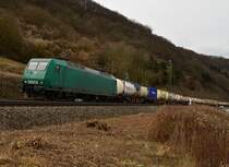 Mit einem Klv am Hacken fhrt die  145-CL 005 die linke Rheinstrecke hinauf, hier ist sie kurz vor Bad Salzig. Montag 18.3.2013