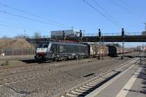 ES 64-F4-090 mit einem Gterzug auf den Weg in Richtung Bremen. Aufgenommen am 5.3.2013.