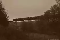 99 1794 mit P1000 in Oberwiesenthal am 25.10.2012. Im Eisatz war die stilreine DR- Traditionsgarnitur.