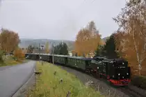 99 1794 mit P1000 in Cranzahl am 25.10.2012. Im Eisatz war die stilreine DR- Traditionsgarnitur.
