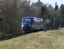 Saarbr�cken Ostbahnhof... 
Die Z�ge nach Strasbourg halten hier nicht mehr. Die Saarbahn hat die Personenbef�rderung bis Saargem�nd (Sarreguemines) �bernommen.

Der Triebwagen 906 der Baureihe 641 (SNCF X 73900) kommt aus dem Saarbr�cker Hbf. Der n�chste Halt ist Saargem�nd.
02.04.2011