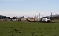 189 914-5 von Lokomotion durchf�hrt am 20.3.2013 mit einem Kombiverkehr das Inntal bei Niederaudorf Richtung Kufstein, weiter nach Italien.