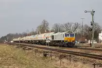 247 060 mit einem Kesselwagenzug am 22.03.2013 in T��ling.