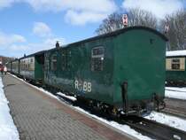 Im P107 Putbus-G�hren lief,am 23.M�rz 2013,der Packwagen KD4i 974-481 als letzter Wagen mit.Aufgenommen in Putbus.