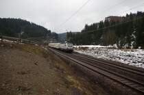 Eine Prima II h�ngt am 21.03.2013 am Zugschluss eines Messzuges gezogen von einer BR 186 bei F�rtschendorf. 