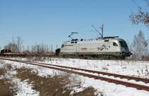 24.3.2013 Berlin _Blankenburg / Karower Kreuz. ES 64 U2 - 100 (182 600-7) Hupac mit Leerzug aus Berlin kommend zweigt auf den �stlichen BAR ab. Im Vordergrund ehem. Anschlussgleis.