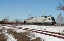 24.3.2013 Berlin _Blankenburg / Karower Kreuz. ES 64 U2 - 100 (182 600-7) Hupac mit Leerzug aus Berlin kommend zweigt auf den �stlichen BAR ab. Im Vordergrund ehem. Anschlussgleis.