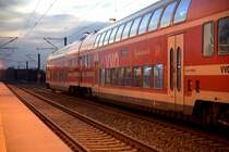 Mit dem typischen Klang der Fanfare setzt sich S1 nach Mei�en am 23.03.2013 18:48 Uhr wieder in Bewegung.