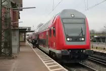 DB-D 50 80 86-35 068-5 ohne DB-Keks an der Front am 16.03.2013 bei einem Zwischenhalt in Orschweier. Am Schluss schiebt die Freiburger 146 113-6.