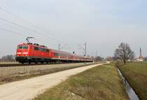 111 019-6 mit einem RE bei �bersee, aufgenommen am 24. M�rz 2013.