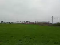 ICE von Frankfurt nach Mannheim bei B�rstadt am 06.04.2012.