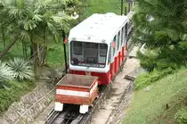 Ein KBB-Wagen der zweiten Generation mit Vorstellwagen f�r gro�es Gep�ck am 11.Mai 2009 kurz vor der Bergstation.