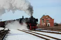 41 096 mit G�terzug am 23.03.2013 beim Dampflokfest in Stassfurt