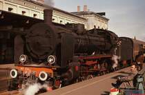 In Torun Glowny wartet Ok1 250 (ex DRG 38 3013) im September 1976 vor einem Personenzug auf die Weiterfahrt