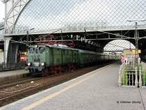 Ellok E 7710 mit dem Sonderzug des Verein S�chsischer Eisenbahnfreunde (VSE) -  Dresden-Neustadt, 20.08.2006

