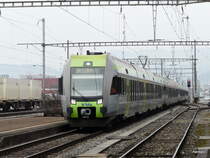 bls - 4 Triebz�ge L�tschberger ( 2 Nach Brig via Goppenstein + 2 Nach Zweisimmen trennung der Z�ge in Spiez ) bei der durchfahrt im Bahnhof Gwatt am 23.03.2013
