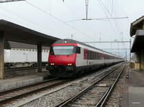 SBB - IC bei der durchfahrt im Bahnhof Gwatt am 23.03.2013