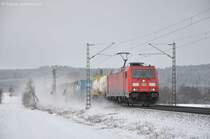 185 345 (91 80 6185 345-6 D-DB) mit KLV-Zug am 09.02.2013 in P�lling