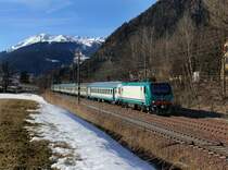 Die E 464 144 mit einem Regionalzug am 02.03.2013 unterwegs bei Campo di Trens.