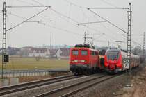 140 539-8 DB trifft 442 607 DB bei Sch�nbrunn am 26.03.2013.