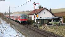 RE 22304 (Neustadt(Schwarzw)-Rottweil) mit Schublok 218 434-9 bei D�ggingen 1.4.13
