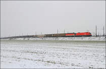 1016.009 und 1144.273 brachten am 03.04.13 einen G�terzug von Wr.Neustadt kommend �ber die Pottendorfer Linie Richtung Ober-Eggendorf.