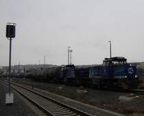 infraLeuna Kessel am 03.04.13 in Gera, mit 275 012-3 und 275 011-5 bei der Ausfahrt.