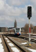 3.4.2013 Wolgast. GTW 2/6 bei der Einfahrt aus Richtung Zinnowitz.