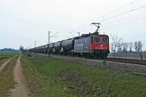 421 386-4 mit einem leeren Kesselwagenzug am 27.03.13 bei H�gelheim.