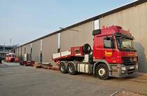 Am 4. April 2013 wurde der B 1322 auf einem Nebengleis beim Depot H�slimatt, das an eine �ffentlich zug�ngliche Strasse grenzt und nicht abgesperrt ist verladen. Er Kommt nach Stuttgart ins Schweine Museum. Die Aufnahme stammt vom 04.04.2013.