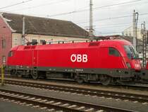 1116 011-6 bei der Durchfahrt in Linz Hbf, 14.8.2006