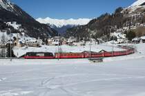 Ge 4/4 III 649 verl�sst am 03.02.2013 Berg�n in Richtung Preda.