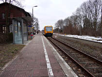 04. April 2013 - VT 650.77 als RB60 nach Berlin-Lichtenberg beim halt in Letschin.