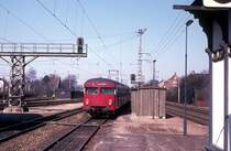 DSB S-Bahn im M�rz 1975: Ein Zug der Linie C verl�sst S-Bf Hellerup in Richtung Klampenborg.