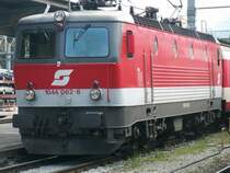 1044 062-6 in Salzburg Hbf, 17.8.2006