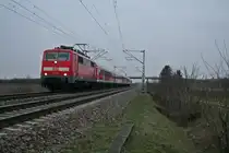 111 064 mit einer RB nach Basel Bad. Bf am 27.03.13 bei H�gelheim.