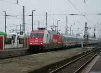 101 089  CEWE  erreicht am 31. M�rz 2013 mit einem IC aus Richtung Magdeburg den Leipziger Hbf.